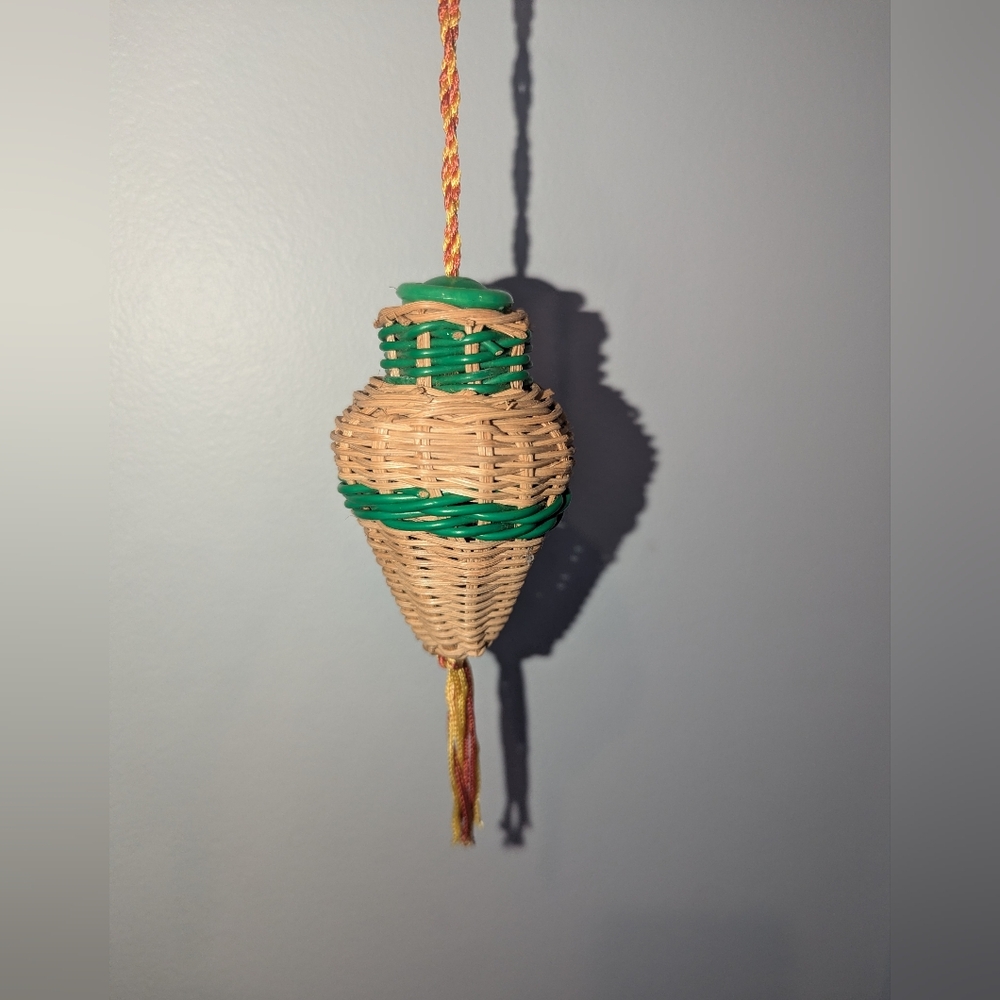 Vintage 1950’s Wicker Potpourri Hanging Fragrance Diffuser Ornament